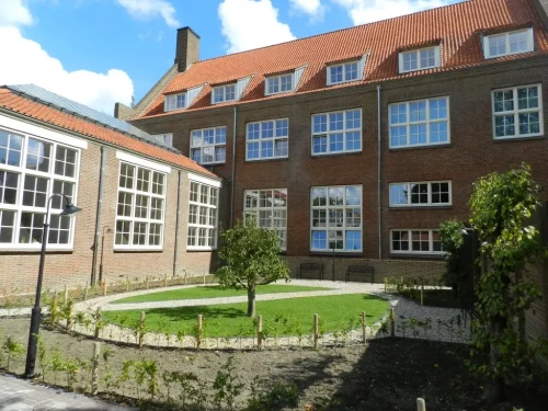 Hoogeinde, Tiel