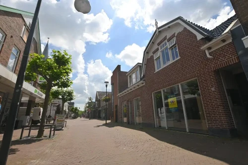 Woning aan de Tolberterstraat te Leek