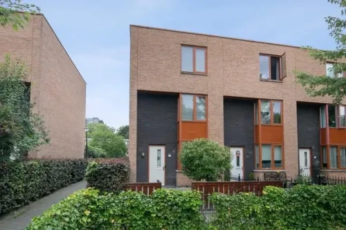 Woning aan de Eduard van Beinumlaan te Schiedam