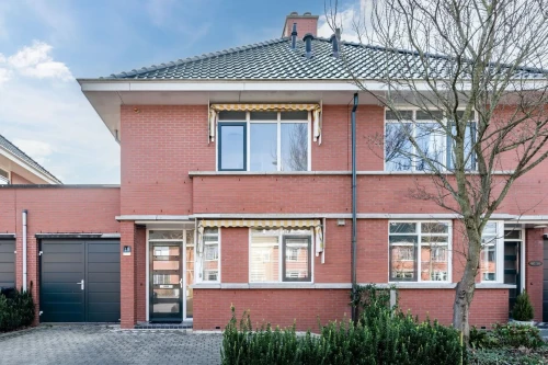 Middelgeestlaan, Voorschoten