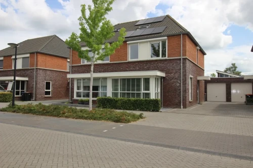 Nieuwe luxe gestoffeerde eengezinswoning