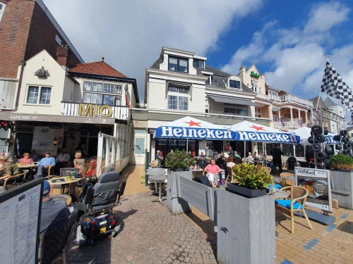 Woning aan de Kerkplein te Zandvoort